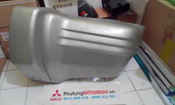 Góc cản trước xe Mitsubishi Pajero