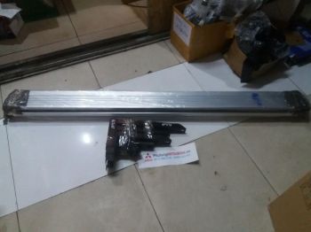 Bậc bước chân lên xuống xe Mitsubishi Pajero