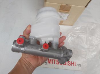 Cụm xylanh tổng phanh Mitsubishi Triton