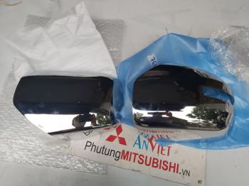 Ốp gương xe Triton