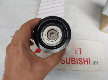 Puly trung gian máy phát xe Mitsubishi Pajero Sport