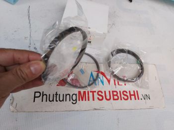 Xéc măng xe Mitsubishi Pajero V31