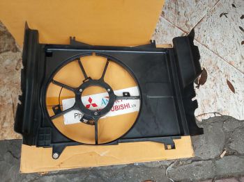 Lồng quạt két nước số sàn xe mitsubishi Mirage