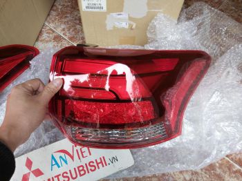 Đèn hậu bên lái xe mitsubishi Outlander