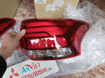 Đèn hậu bên phụ xe mitsubishi Outlander