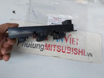 Công tắc lên xuống kính bên lái xe Mitsubishi Lancer