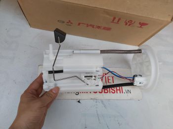 Cụm bơm xăng xe Mitsubishi Outlander