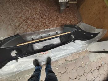 Cản trước xe mitsubishi Pajero ngân hàng