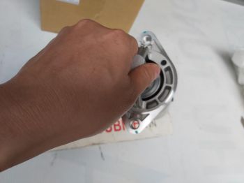 Máy khởi động xe Mitsubishi Zinger