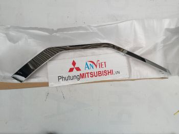 Ốp mạ ba đờ sốc miếng dưới xe mitsubishi Xpander