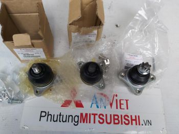 Rô tuyn đứng trên xe Mitsubishi Pajero Ngân hàng V73