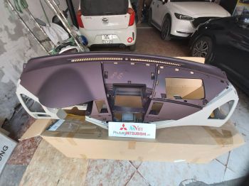 Táp lô xe mitsubishi Zinger