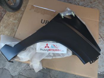 Tai xe bên phụ xe mitsubishi Xpander