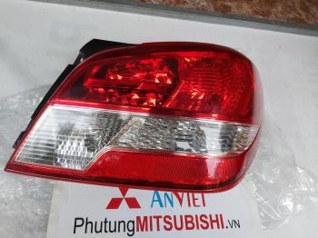 Đèn lái sau xe mitsubishi Attrage 2020 halogen