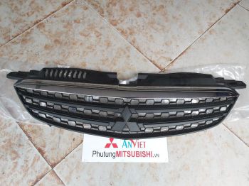 Mặt ca lăng xe mitsubishi Zinger