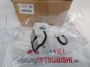 Khóa ngậm cửa sau xe mitsubishi Xpander 