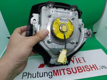 Túi khí vô lăng xe Mitsubishi Pajero Sport 2014-2018