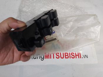 Công tắc lên xuống kính bên lái xe mitsubishi Zinger