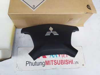 Túi khí bên lái xe Mitsubishi Pajero Ngân hàng V93
