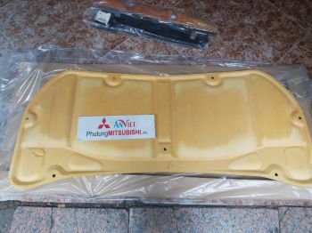Chống nóng capo xe mitsubishi Outlander