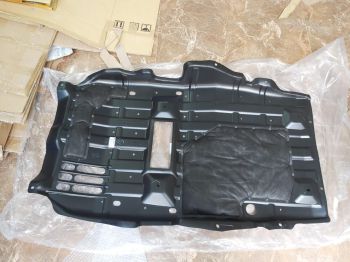 Chắn bùn động cơ miếng dưới xe mitsubishi Triton 2019