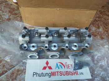 Mặt máy xe Mitsubishi Pajero V33