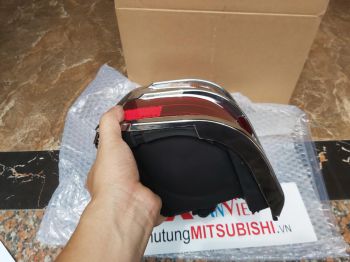 Đèn hậu xe Mitsubishi Pajero V43