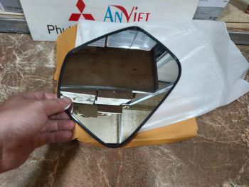 Mặt gương xe mitsubishi Triton