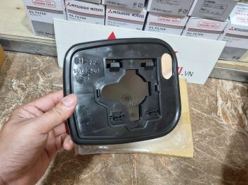 Mặt gương xe mitsubishi Jolie
