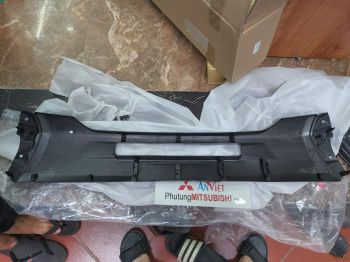 Ốp cản trước xe mitsubishi Outlander