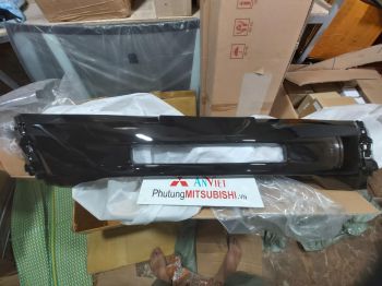 Ốp ba đờ trước xe mitsubishi Outlander
