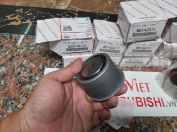 Bi tỳ cam xe Mitsubishi Pajero V45