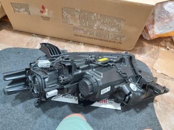 Đèn pha xe mitsubishi Outlander 2018-2020