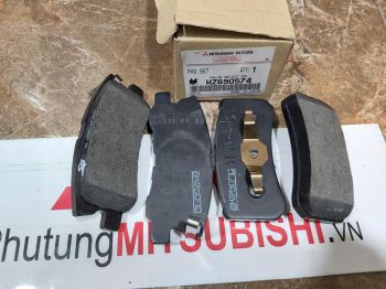 Má phanh sau xe Mitsubishi Pajero Ngân hàng V93 | MZ690574