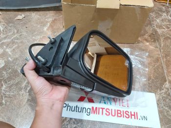 Gương chiếu hậu xe mitsubishi Jolie