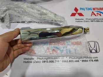 Tay mở cửa xe mitsubishi Triton