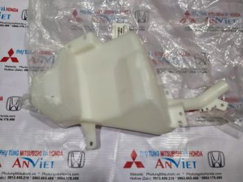 Bình nước rửa kính xe Pajero Sport