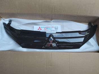 Mặt ca lăng xe mitsubishi Xpander MT