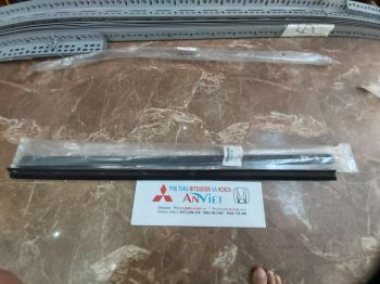 Nẹp chân kính xe Pajero