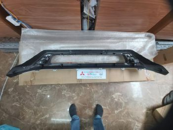 Ốp ba đờ sốc trước xe mitsubishi Outlander 2020