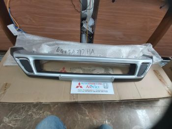 Ốp đầu ba đờ sốc trước xe mitsubishi Outlander 2020