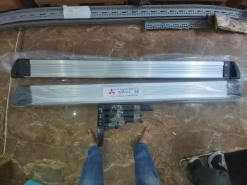 Bệ bước xe Pajero