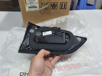 Đèn hậu miếng trong xe mitsubishi Xpander 2020