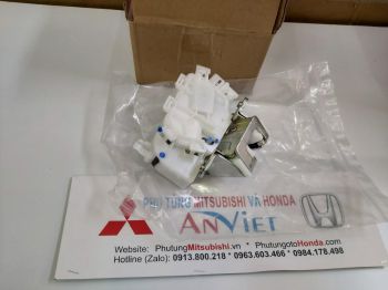 Khóa ngậm cửa xe Xpander