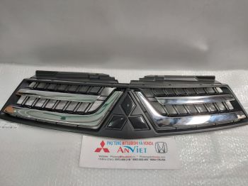 Mặt ca lăng xe Mitsubishi Pajero Sport 2014-2016