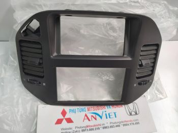 Cửa gió điều hòa trung tâm xe Mitsubishi Pajero V93