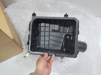 Nắp hộp lọc gió xe mitsubishi Outlander