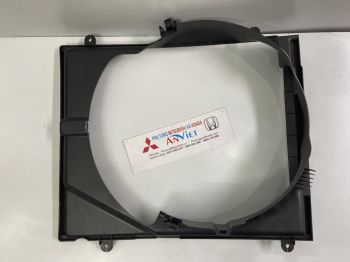 Lồng quạt két nước xe Pajero Sport