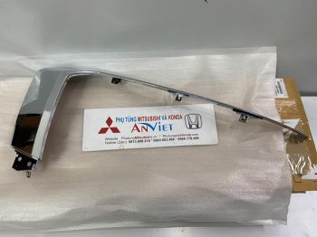 Viền mạ ba đờ sốc trước miếng dưới xe Mitsubishi Pajero Sport 2020 