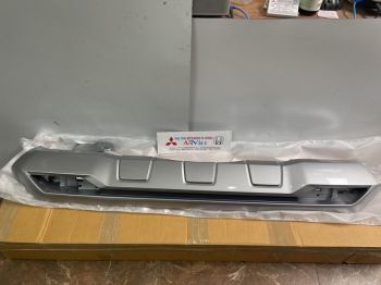 Ốp dưới ba đờ sốc sau xe Mitsubishi Pajero Sport 2020 